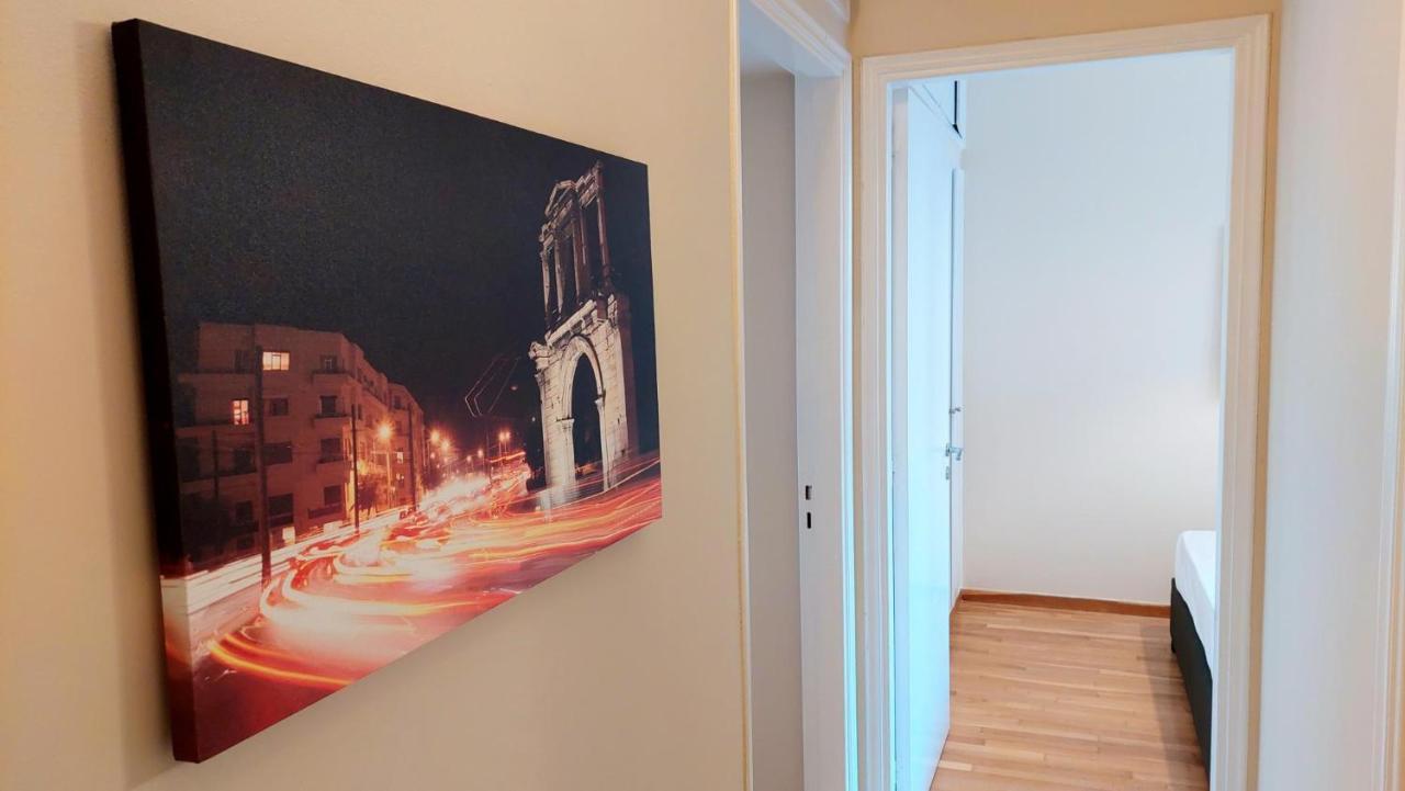 Grand Apartment In Parliament Square Athènes Extérieur photo