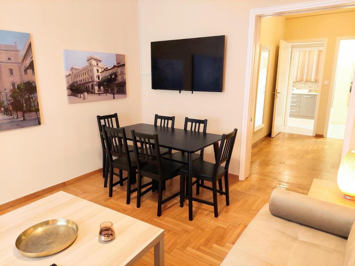 Grand Apartment In Parliament Square Athènes Extérieur photo