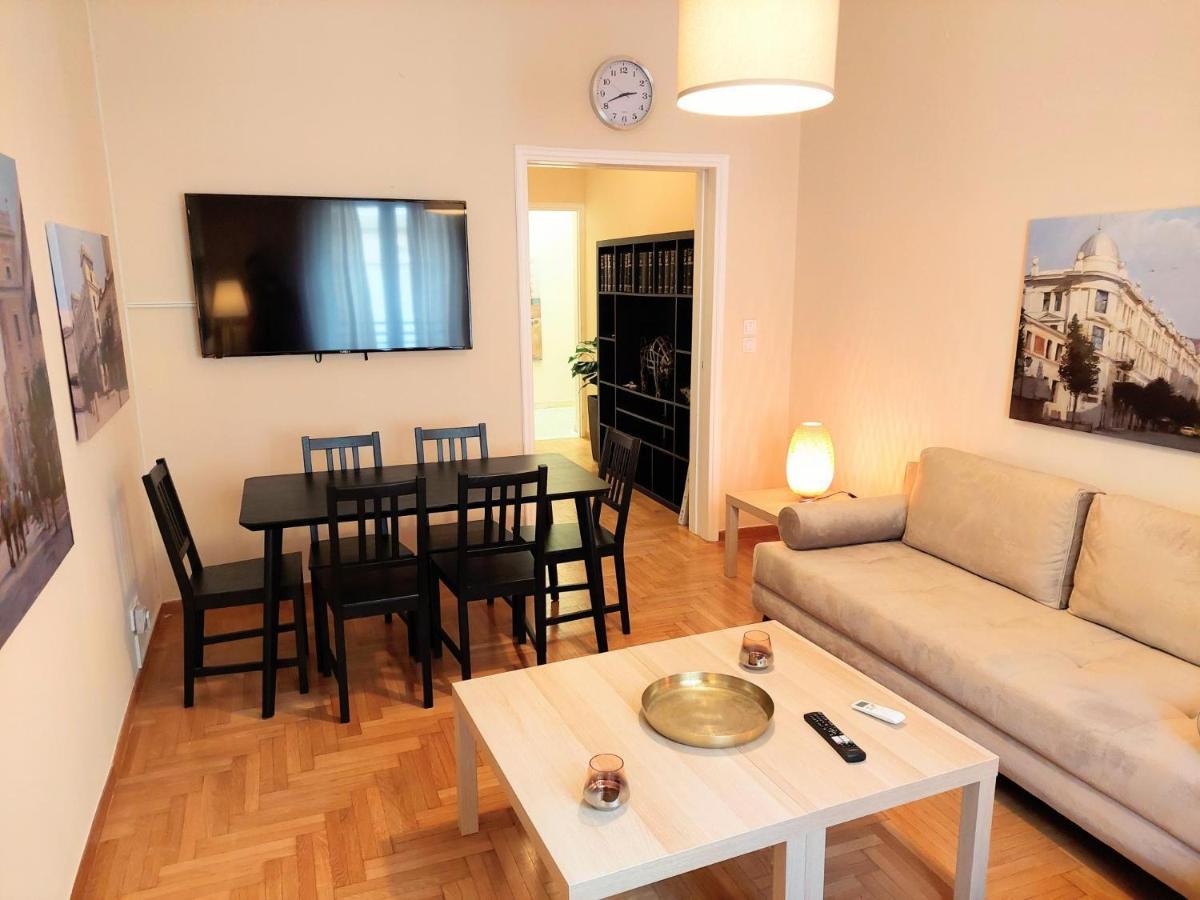 Grand Apartment In Parliament Square Athènes Extérieur photo