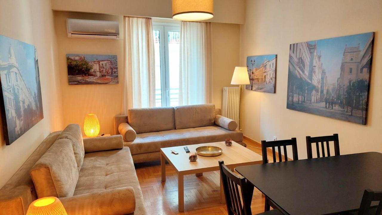 Grand Apartment In Parliament Square Athènes Extérieur photo