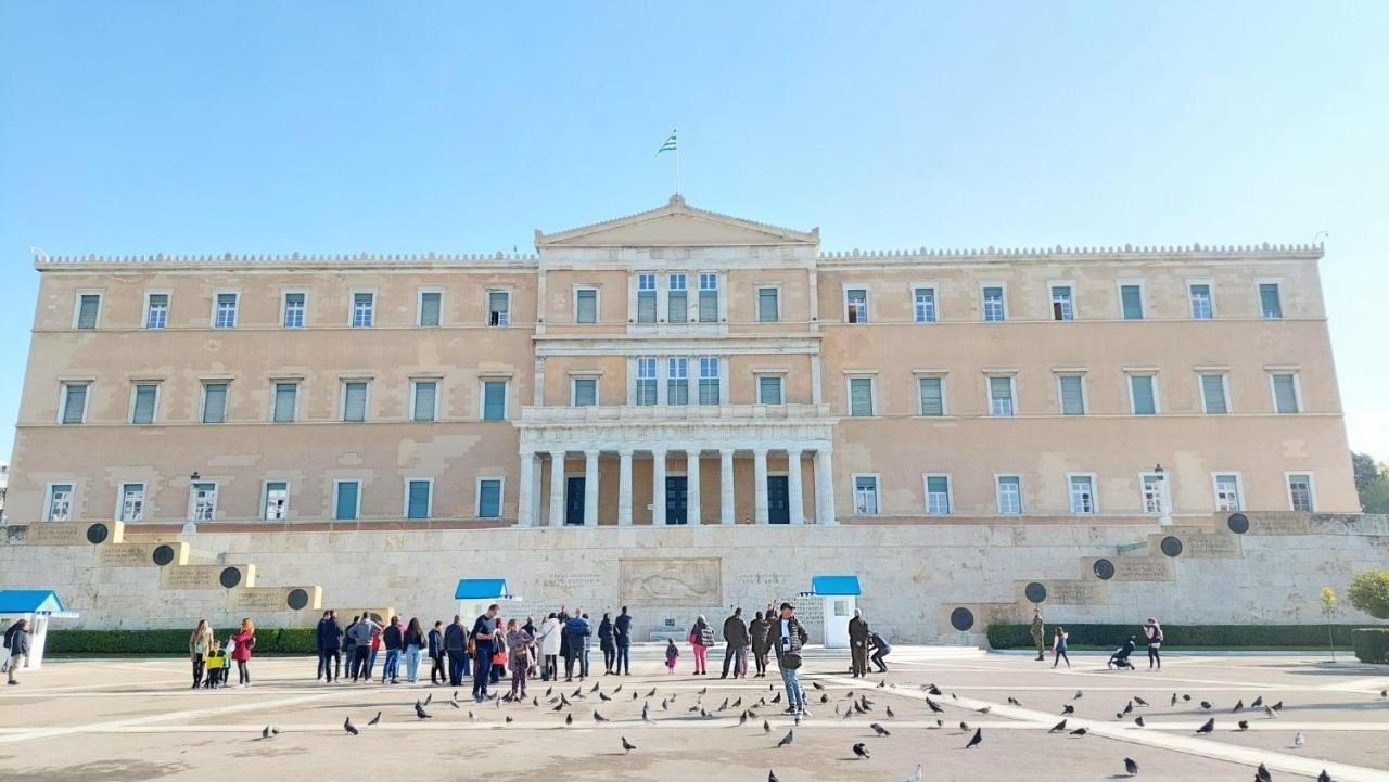 Grand Apartment In Parliament Square Athènes Extérieur photo