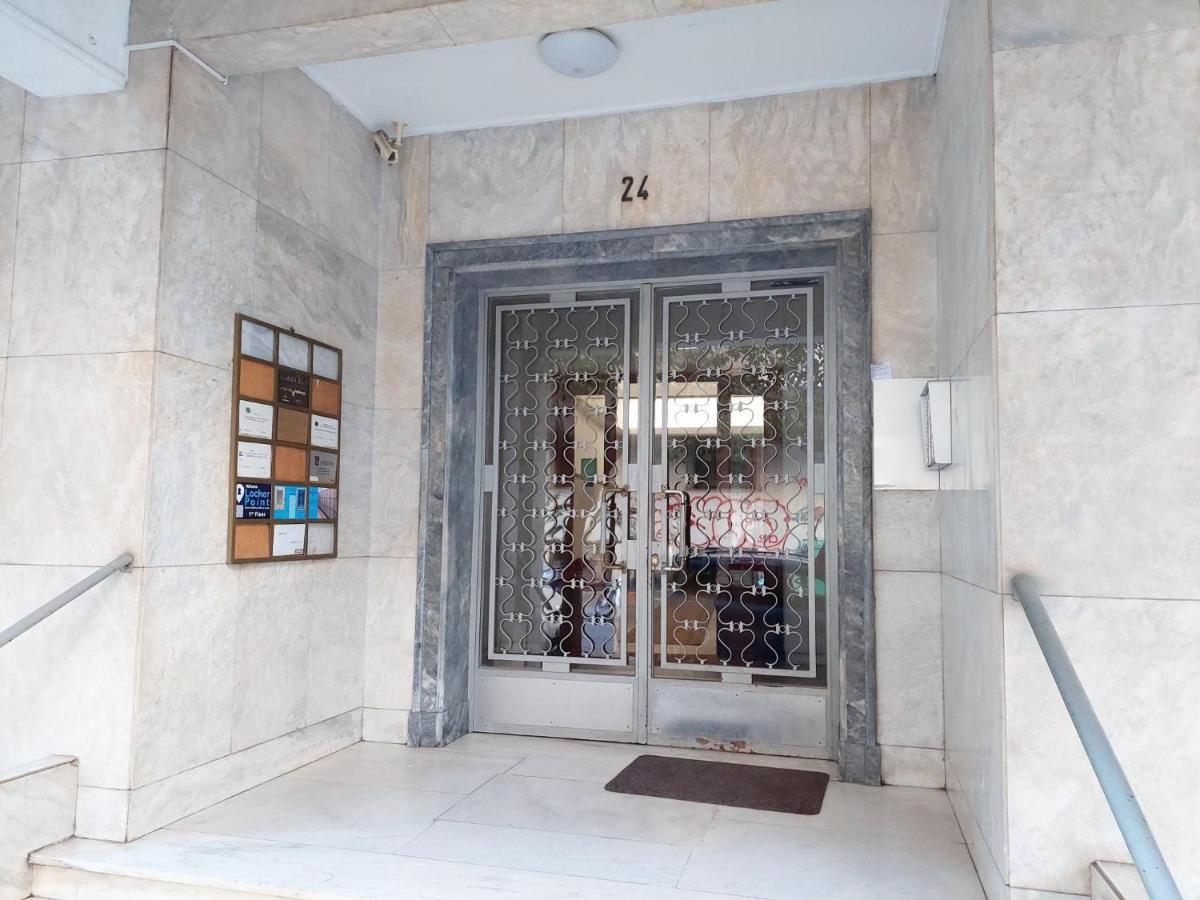 Grand Apartment In Parliament Square Athènes Extérieur photo